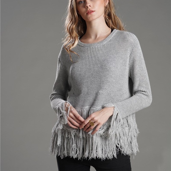 ♦️🆕Gray Tassel Detailed Sweater - Picture 2 of 5